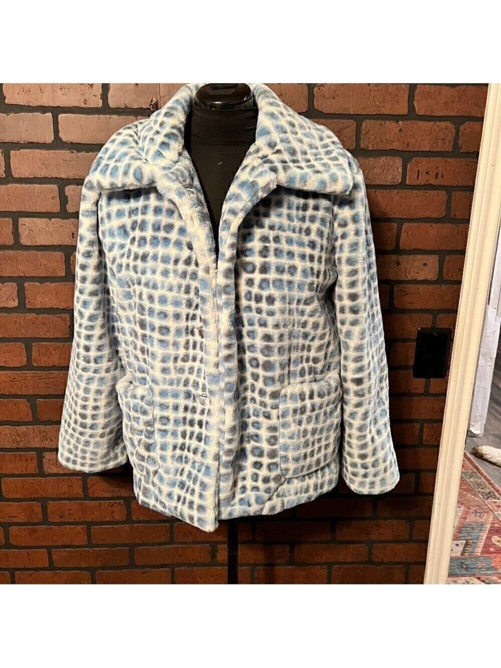 NWT Cousin Earl Faux Fur Fluffy jacket.  Size Med.  Blue animal print